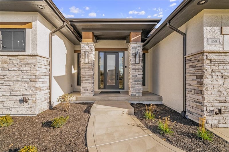 11209 Sunray St, Olathe, KS 66061