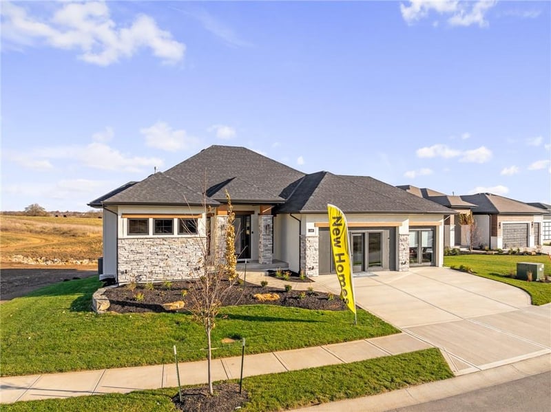 11209 Sunray St, Olathe, KS 66061