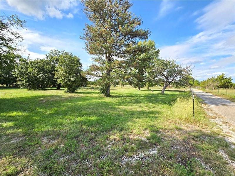 1684 8th St, Severy, KS 67137