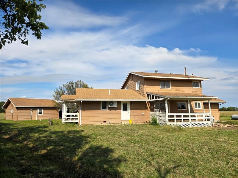 1684 8th St, Severy, KS 67137