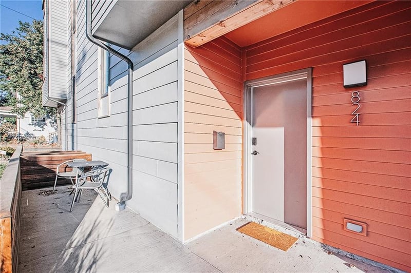 824 E 27th St, Kansas City, MO 64108