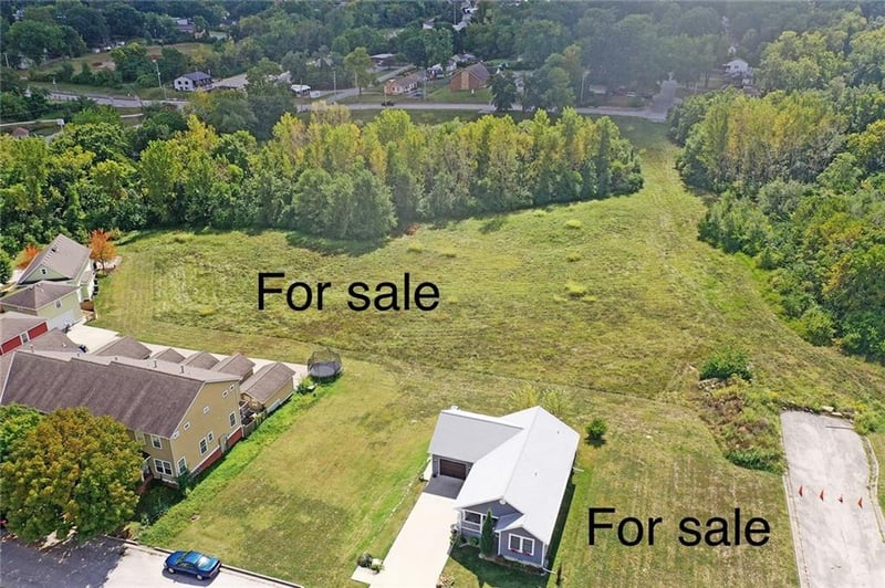 9532 58th St, Kansas City, MO 64133