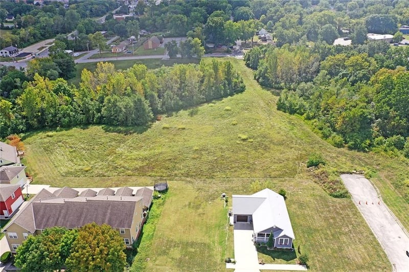 9532 58th St, Kansas City, MO 64133