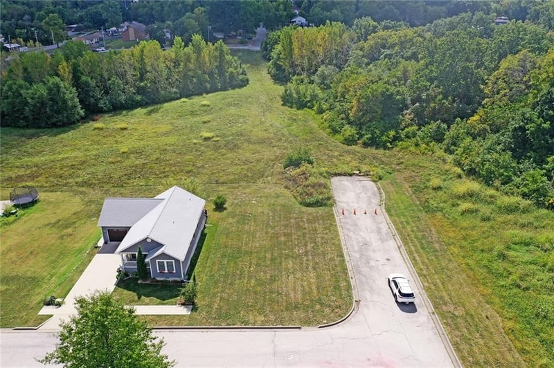 9528 58th St, Kansas City, MO 64133