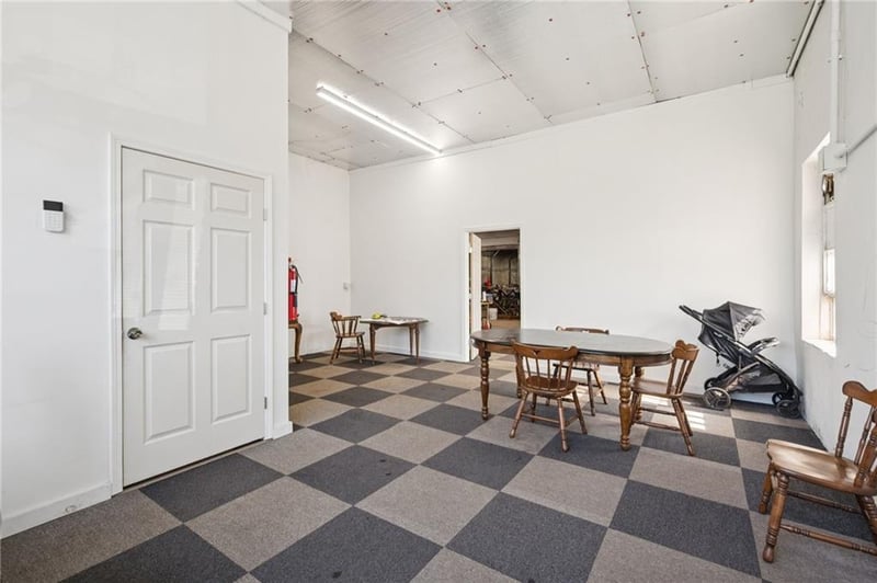 10058 Wilson Rd, Independence, MO 64053