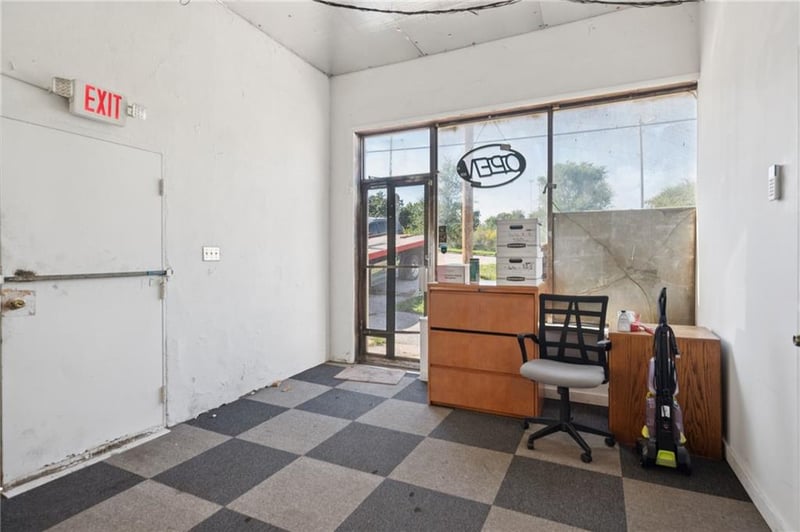 10058 Wilson Rd, Independence, MO 64053