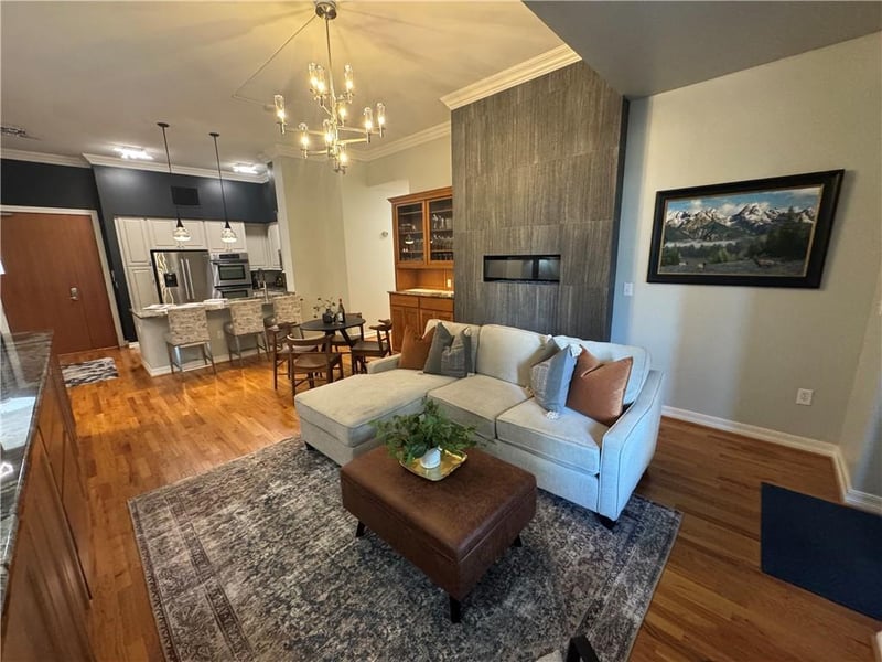 4900 Central St #101, Kansas City, MO 64112