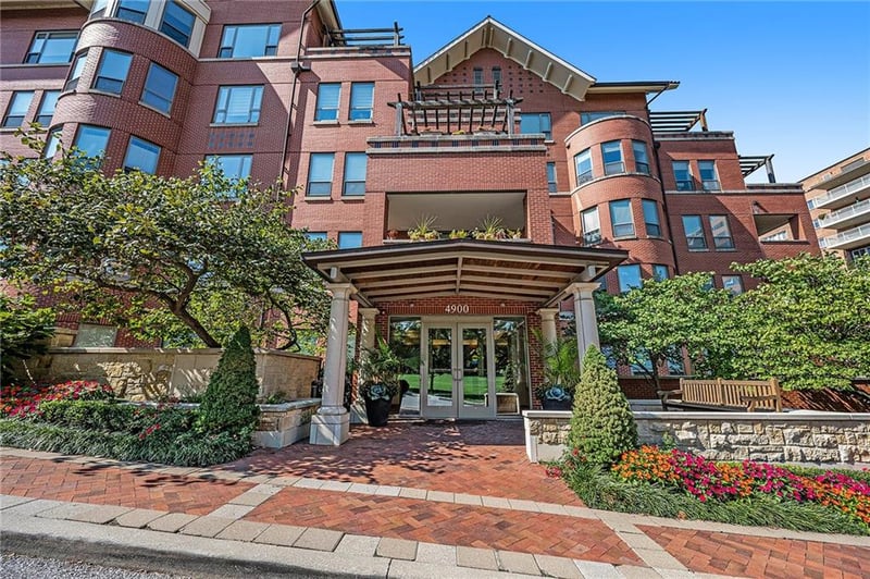 4900 Central St #101, Kansas City, MO 64112