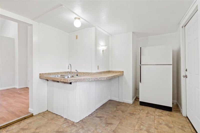 1900 Ewing Ave, Kansas City, MO 64126