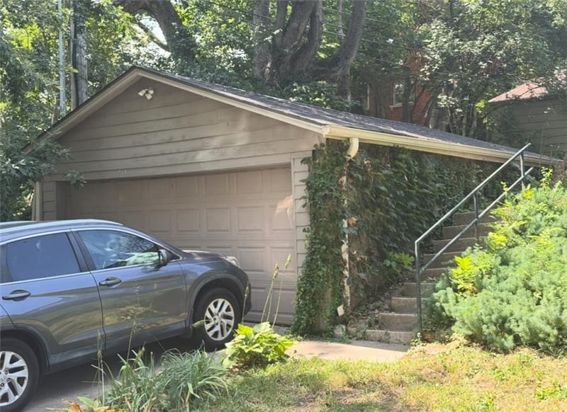 201 51st Ter, Kansas City, MO 64112