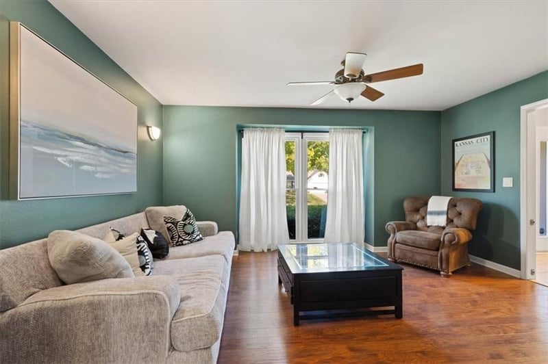 201 119th Ter, Kansas City, MO 64145