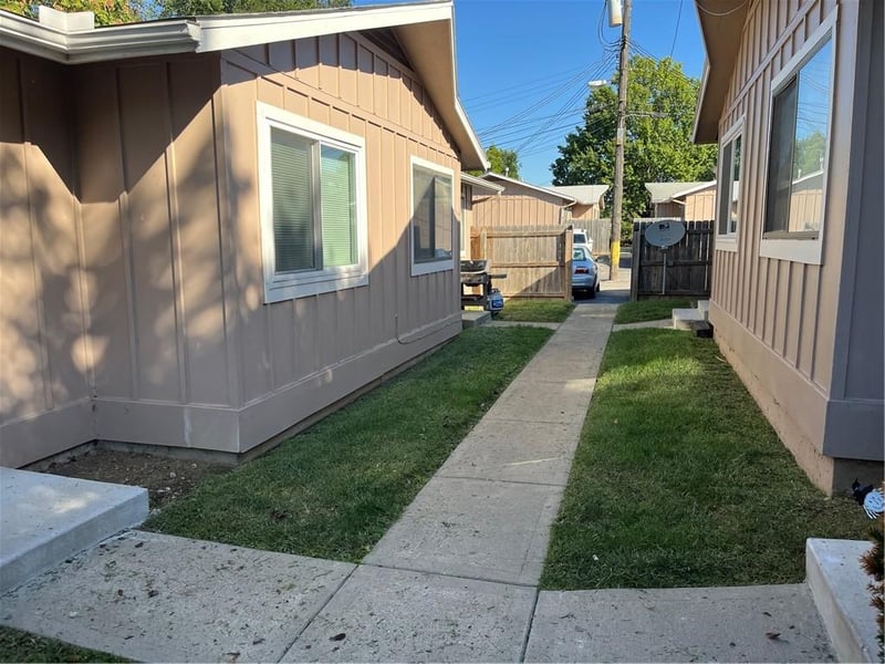 2900 W 43 Ter, Kansas City, KS 66103