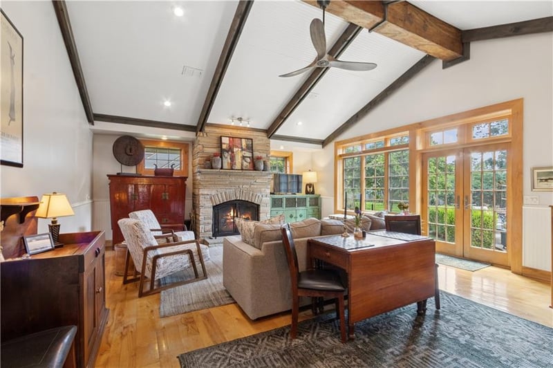 3815 63rd St, Mission Hills, KS 66208