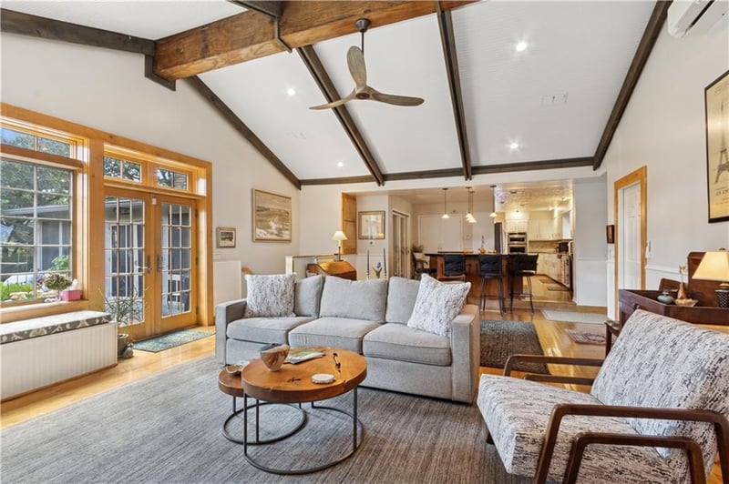 3815 63rd St, Mission Hills, KS 66208