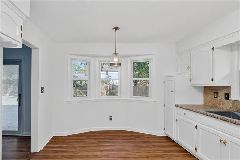 9804 100th Ter, Overland Park, KS 66212