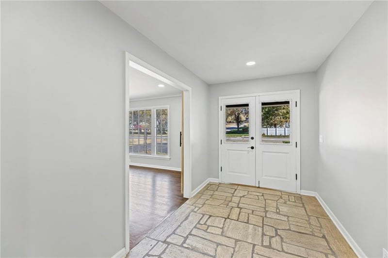 3210 Crysler Ave, Independence, MO 64055