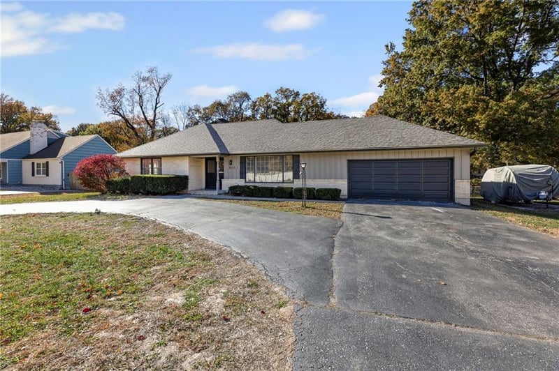 3210 Crysler Ave, Independence, MO 64055