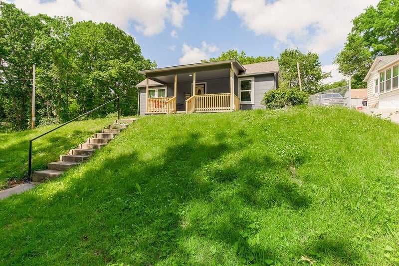 4032 Kensington Ave, Kansas City, MO 64130