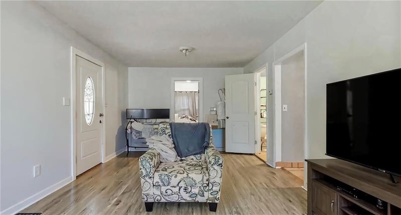 4032 Kensington Ave, Kansas City, MO 64130