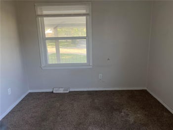 1025 E 84th Ter, Kansas City, MO 64131