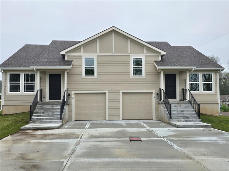 513515 Smith St, Spring Hill, KS 66083