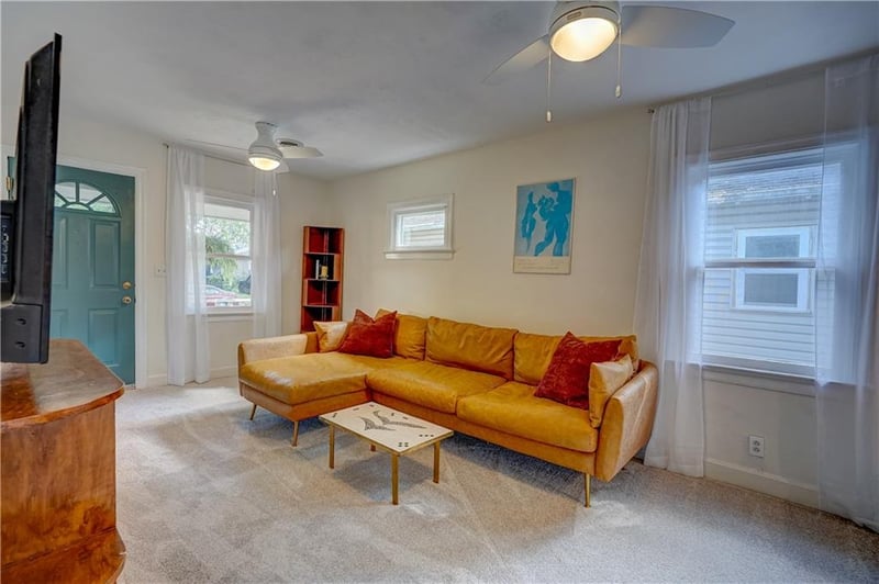 7602 Pennsylvania Ave, Kansas City, MO 64114