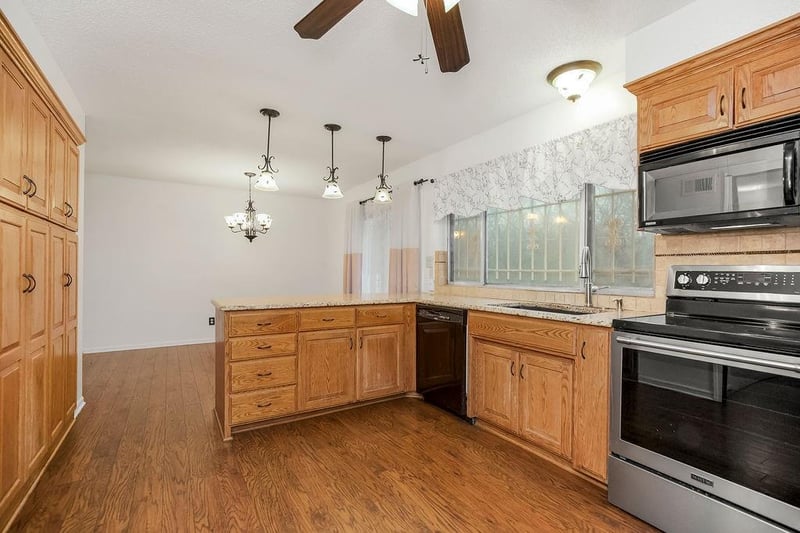 9700 Hardesty Ave, Kansas City, MO 64137