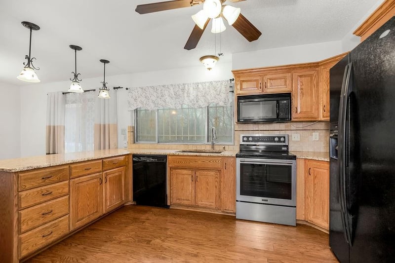 9700 Hardesty Ave, Kansas City, MO 64137