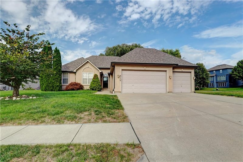 2110 Colonnade Ave, Grain Valley, MO 64029