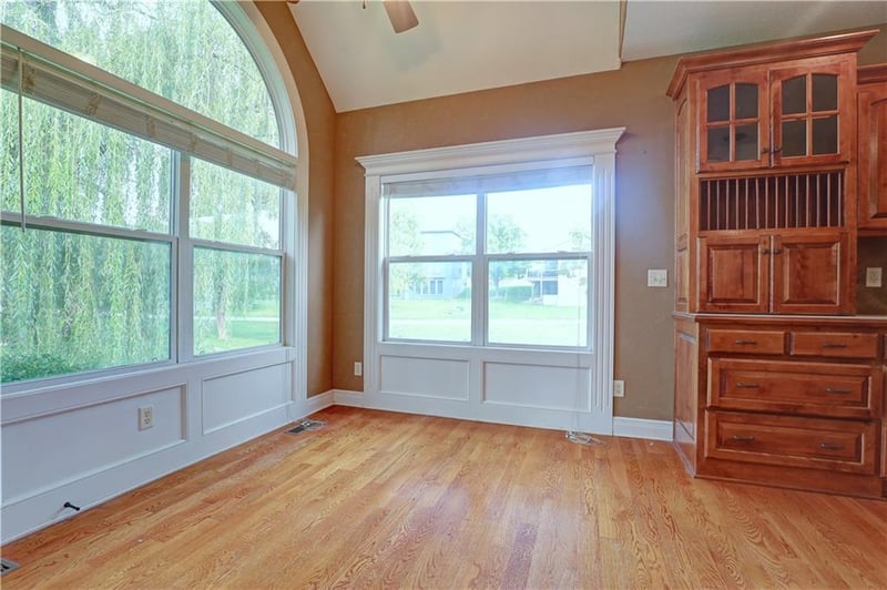 2110 Colonnade Ave, Grain Valley, MO 64029