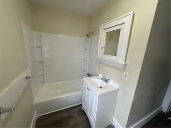 5107 Olive St, Kansas City, MO 64130