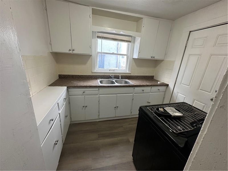 5107 Olive St, Kansas City, MO 64130