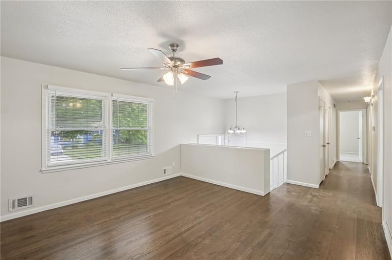 614 Fair Ln, Lee's Summit, MO 64063