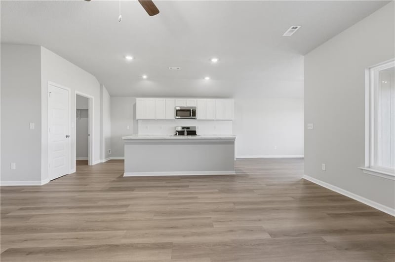 505 Carson Dr, Blue Springs, MO 64014