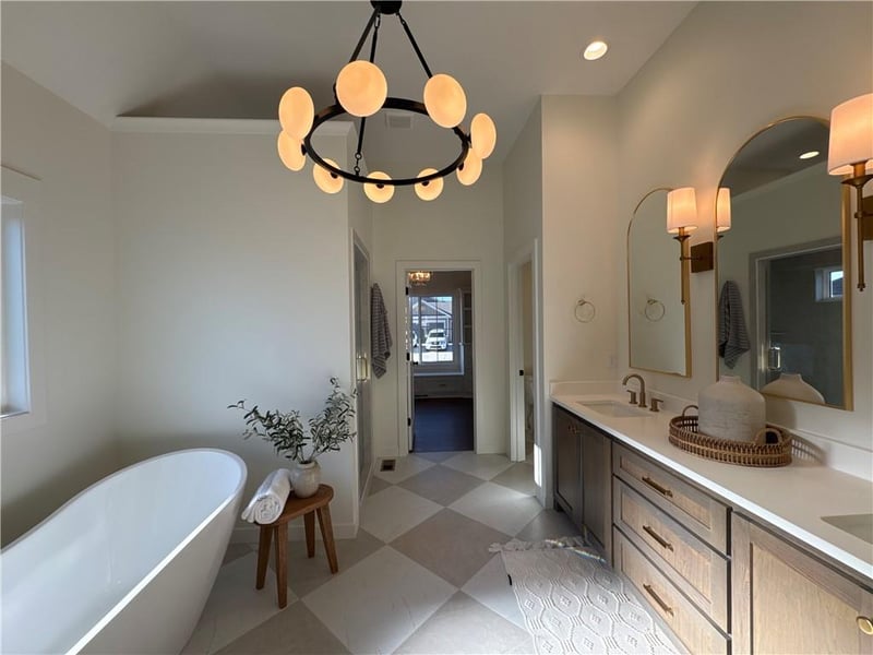 13508 Terrace Park Dr, Parkville, MO 64152