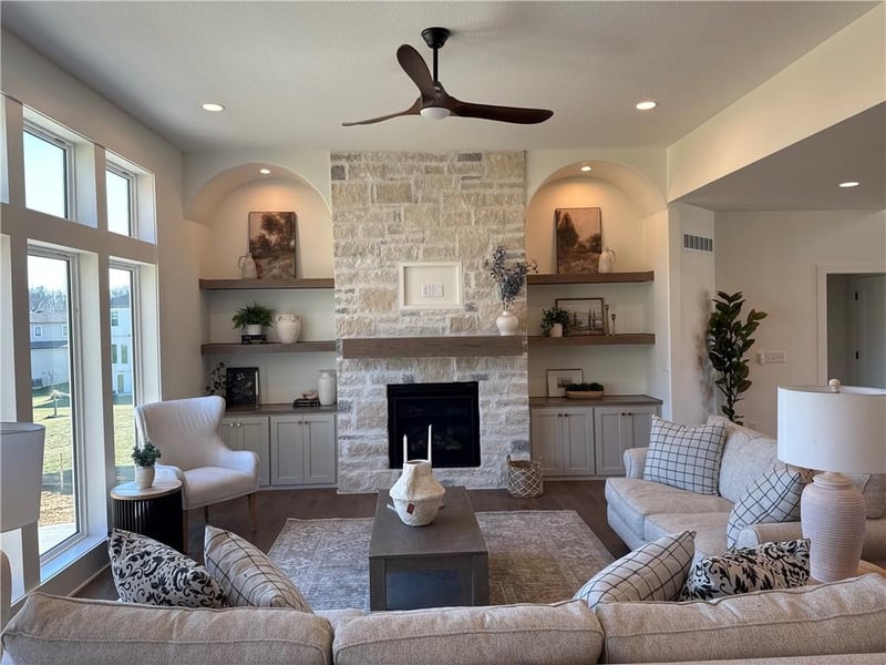 13508 Terrace Park Dr, Parkville, MO 64152