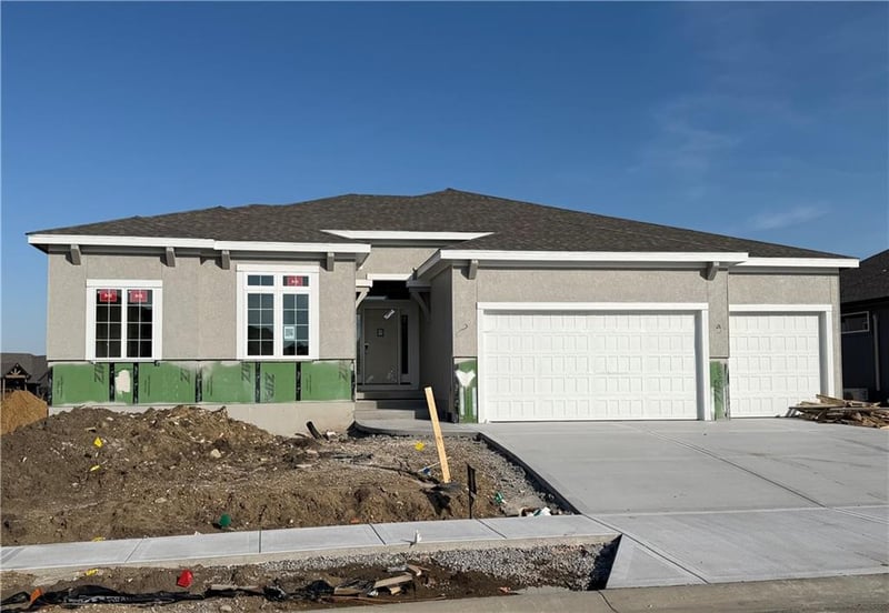 17405 Parkhill St, Overland Park, KS 66221