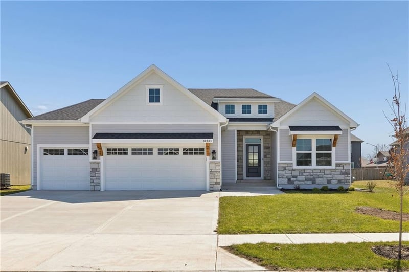 32283 165th St, Gardner, KS 66030