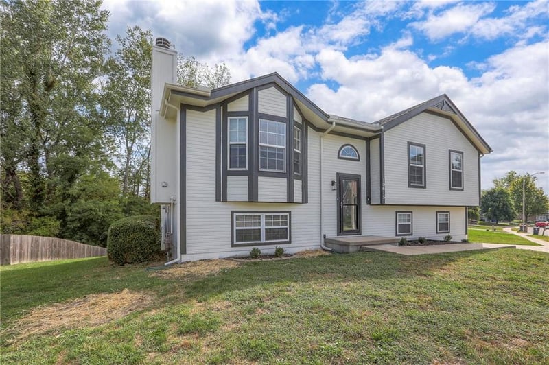 10615 Ditman Ave, Kansas City, MO 64157