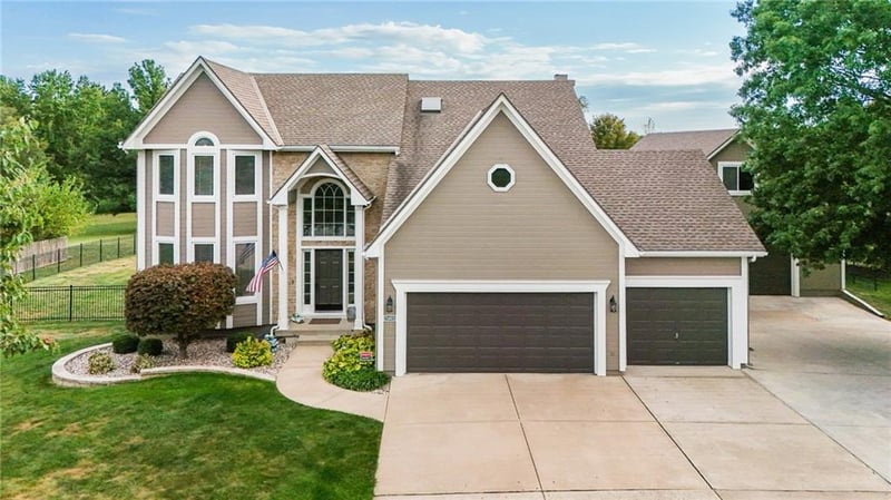 25601 W 69th Ter, Shawnee, KS 66226