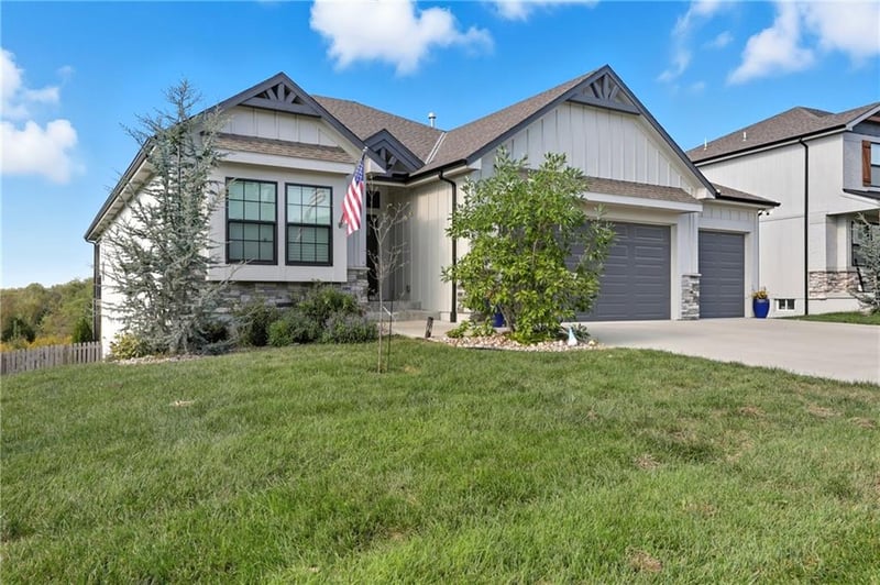 512 Wilds Pw, Greenwood, MO 64034