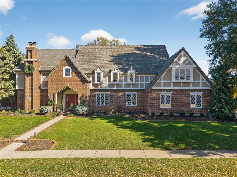 317 Camelot Dr, Liberty, MO 64068