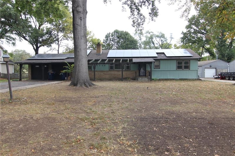 1204 108th St, Kansas City, MO 64131