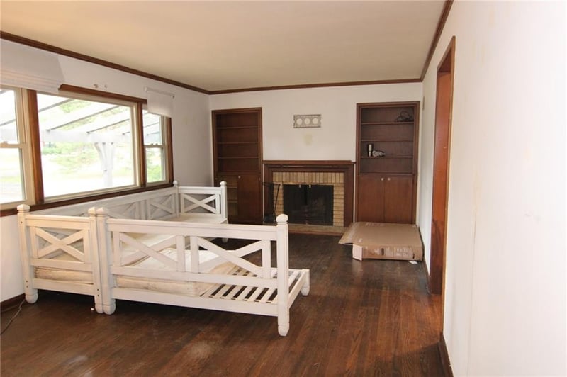 1204 108th St, Kansas City, MO 64131