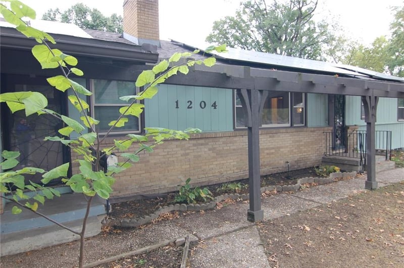 1204 108th St, Kansas City, MO 64131