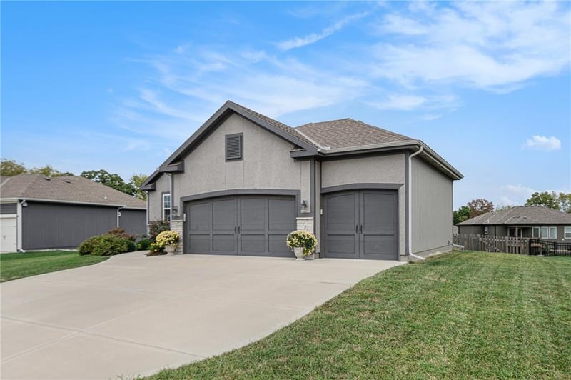 1216 NE 123rd St, Kansas City, MO 64165