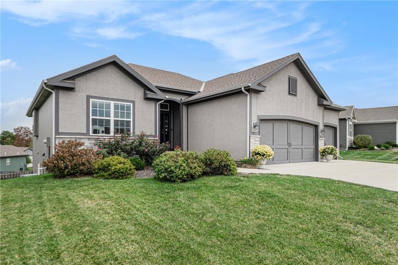 1216 NE 123rd St, Kansas City, MO 64165