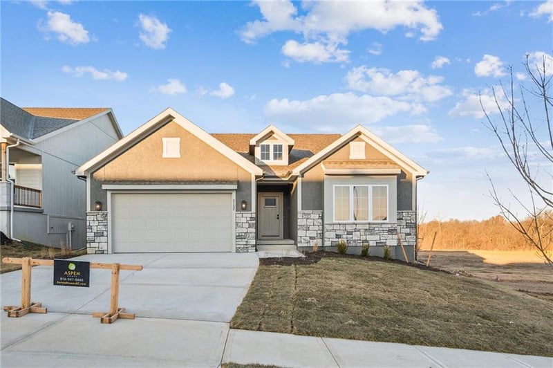 2152 Black Walnut Dr, Liberty, MO 64068