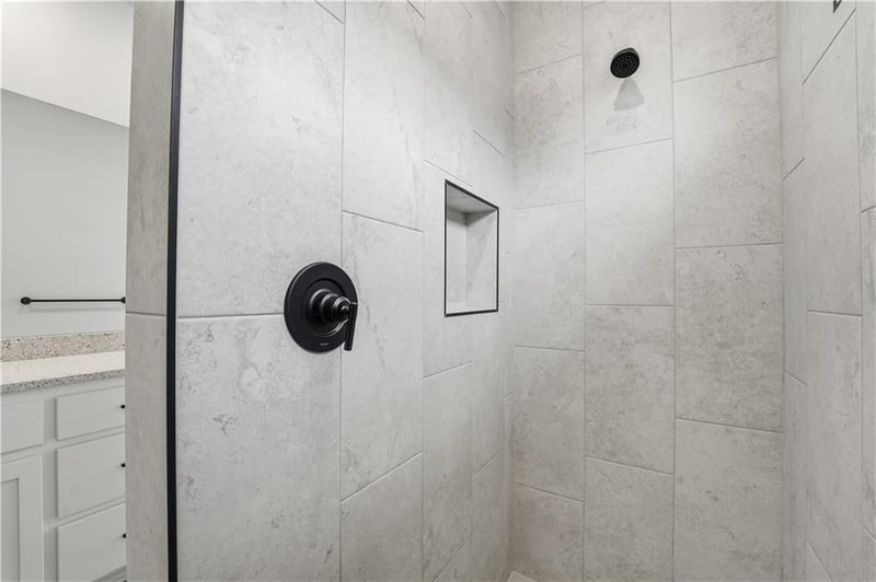 1709 105th Ter, Kansas City, MO 64155