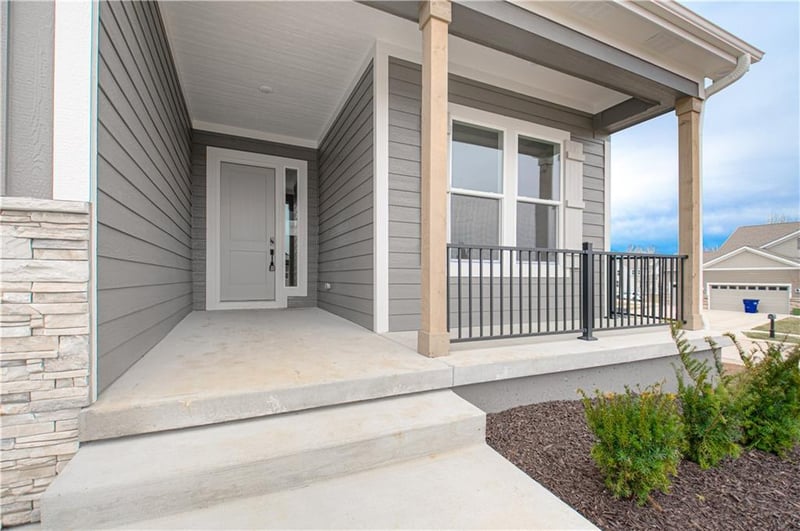 25257 142nd St, Olathe, KS 66061